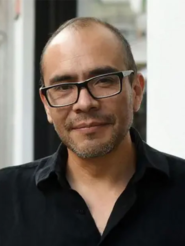 A headshot of Yuri Herrera